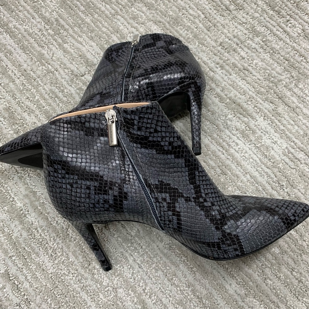 Scarlett Leather Gray Faux Snakeskin Bootie size 40